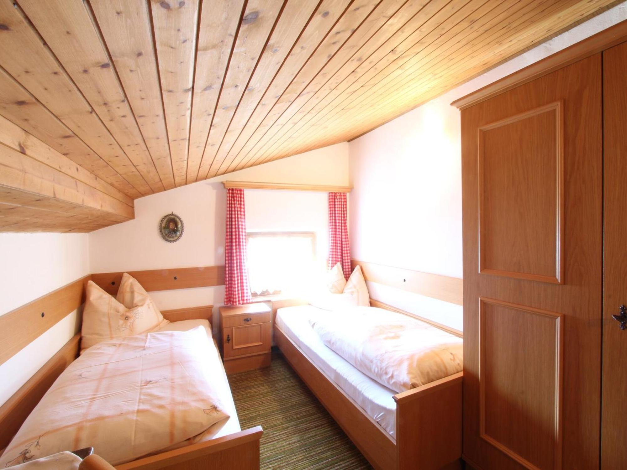 Apartment Spacious Near Area In