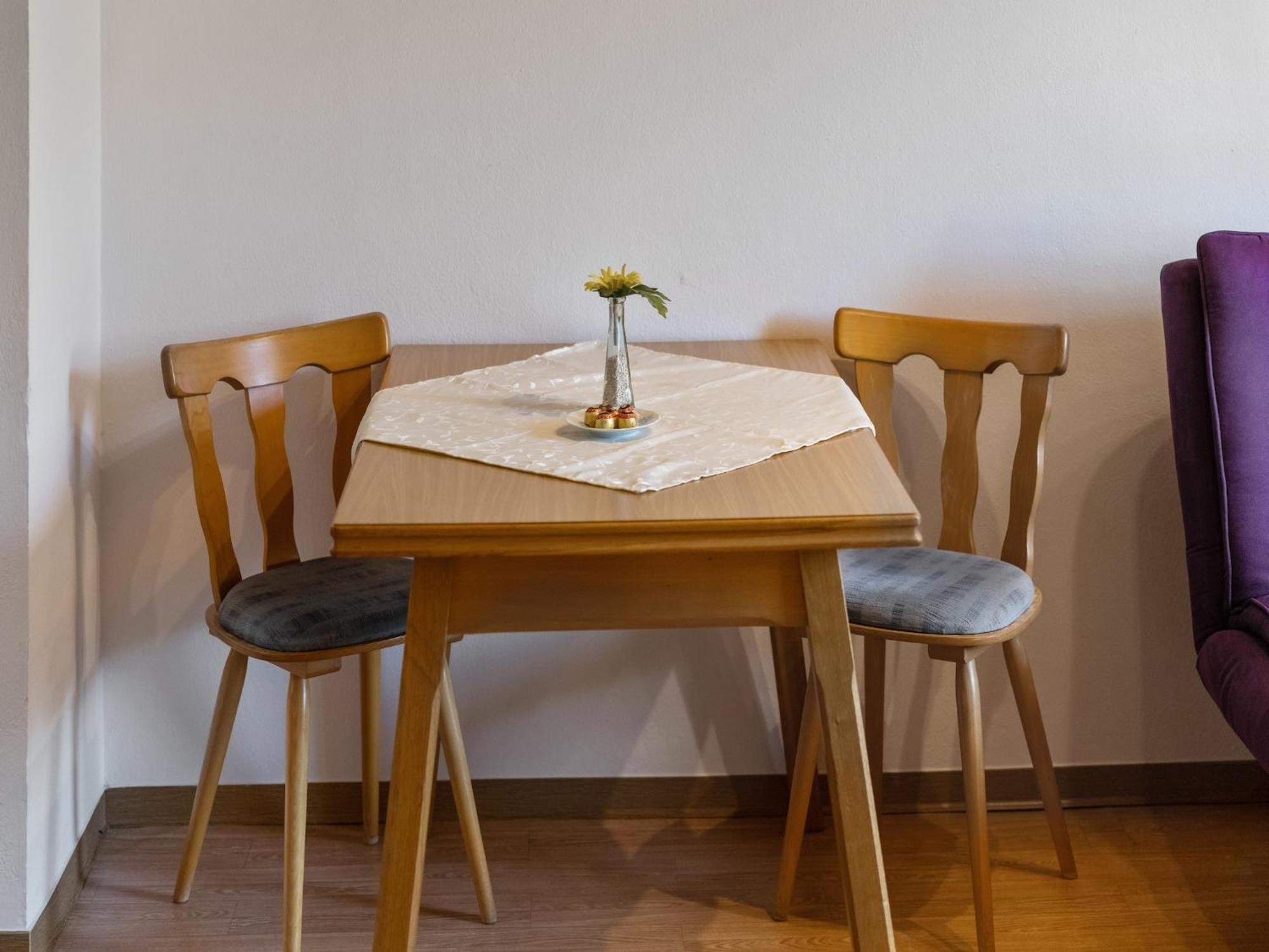 Apartment Spacious Near Area In